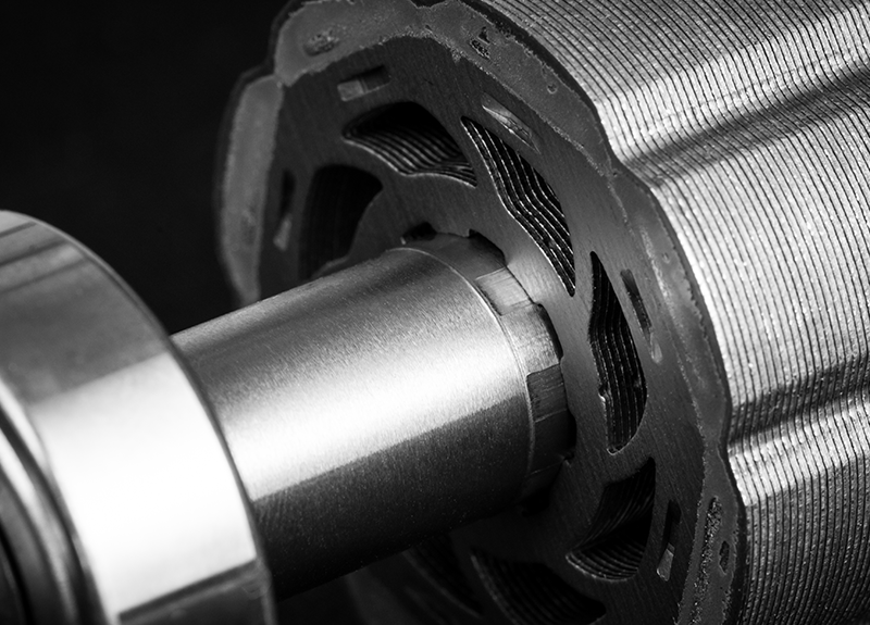 Wichtig fรผr jeden Elektromotor: Die Ausrichtung des Magnetfelds zur mechanischen Drehachse.